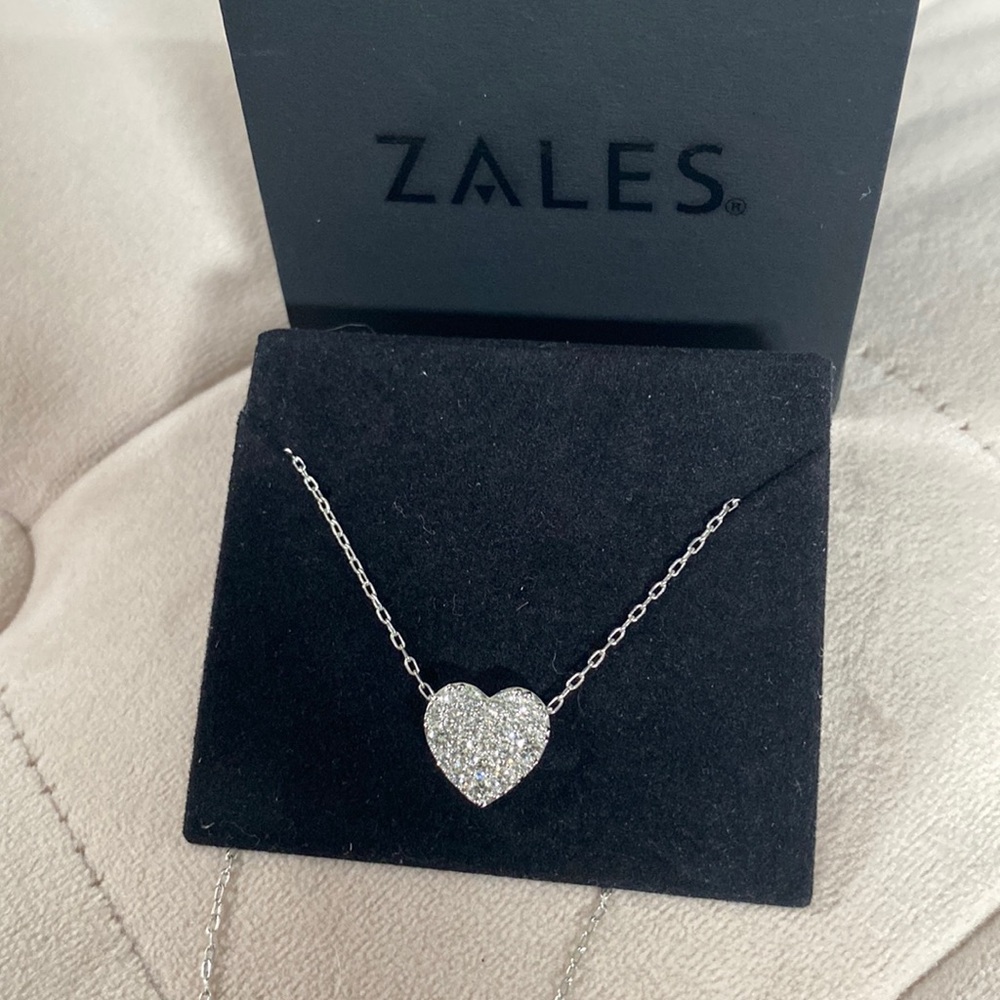 Zales 14k Diamond Heart Pendant Necklace